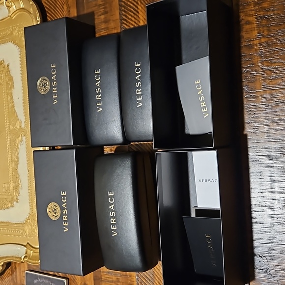 Versace Other - VERSACE EYEGLASS CASES All inclusion